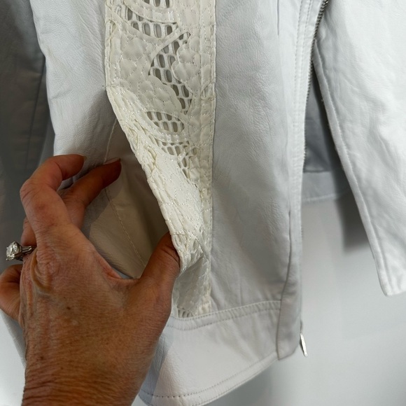 Vintage Guess Callie White Vegan Leather Moto Jacket - Picture 7 of 12